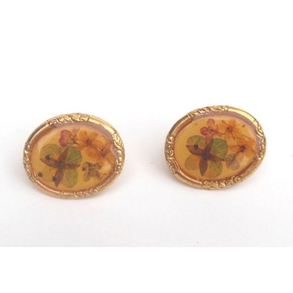Unbranded Jewelry - Vintage Real Flowers in Resin Cabochon Earrings Gold Tone